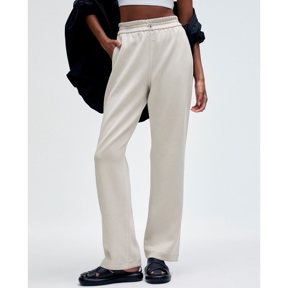 Lululemon Align High‎ Rise Wide Leg Pant Light Beige Size 6 Athletic Casual